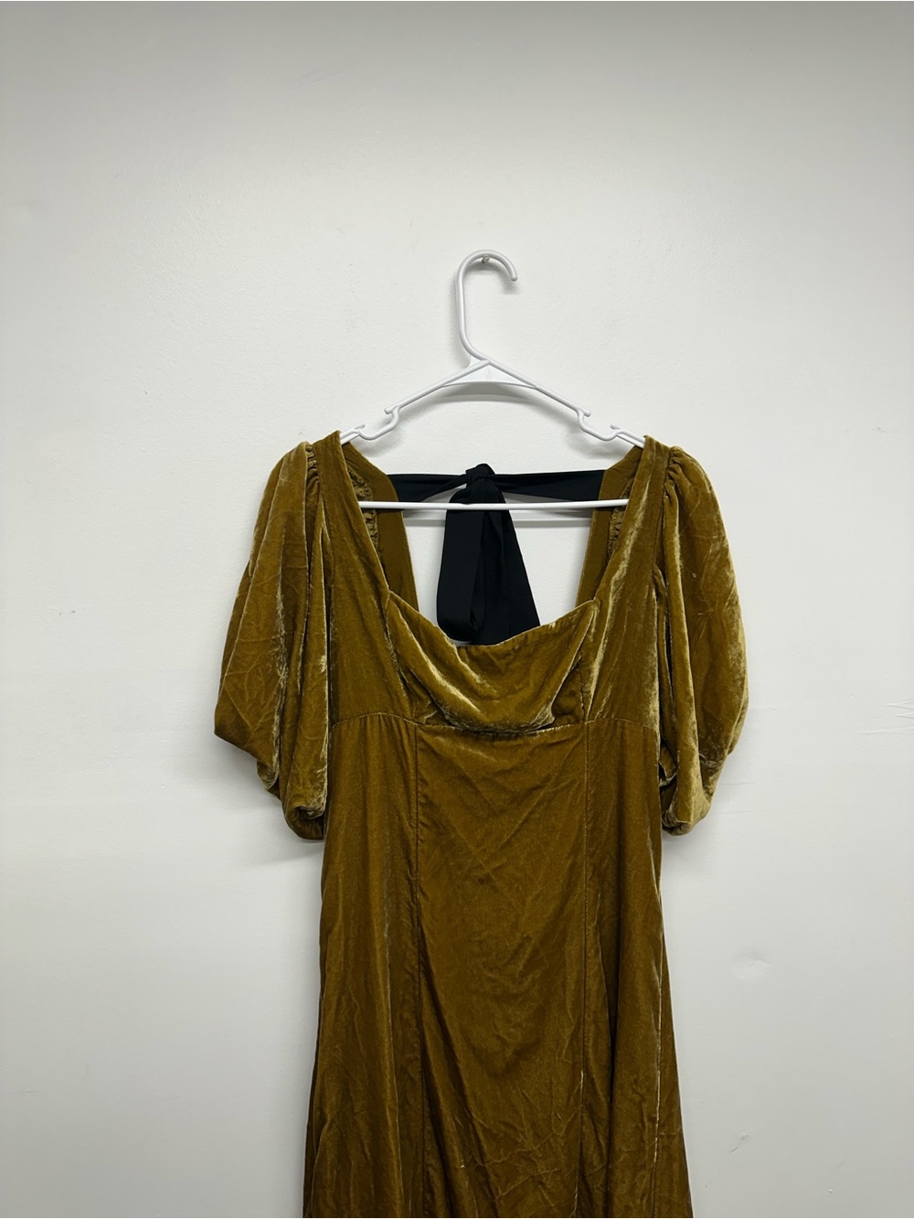 Anthropologie Short-Sleeve Square-Neck Velvet Midi Dress - Picture 5 of 11